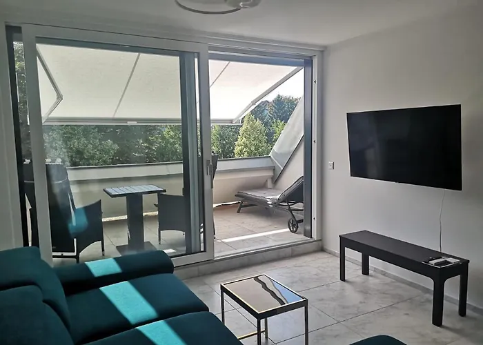 Lotusblüte In Mit Tiefgarage Und Panoramaterrasse Apartment Hévíz