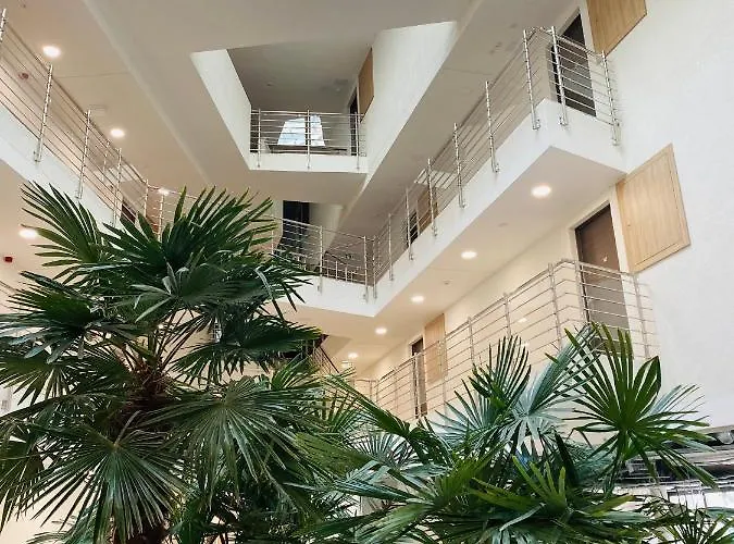 Lotusblüte In Mit Tiefgarage Und Panoramaterrasse