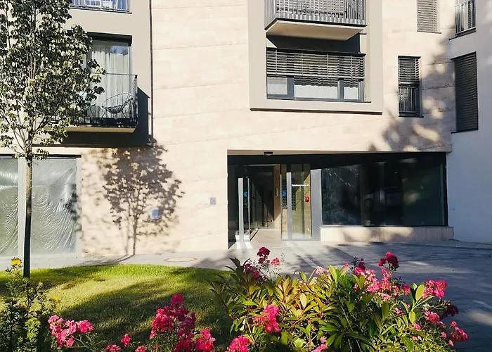 Lotusblüte In Mit Tiefgarage Und Panoramaterrasse Hévíz