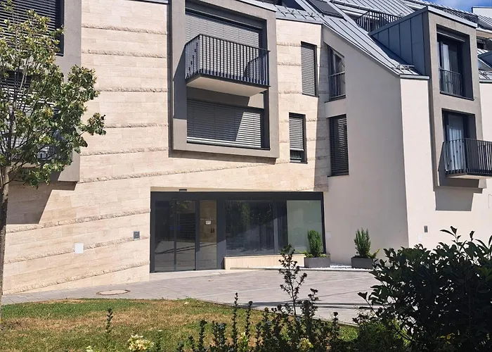 Lotusbluete In Mit Tiefgarage Und Panoramaterrasse アパート